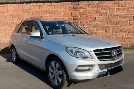 Mercedes-Benz ML 350 336.000 km 10.900 &euro; Gladenbach 35075
