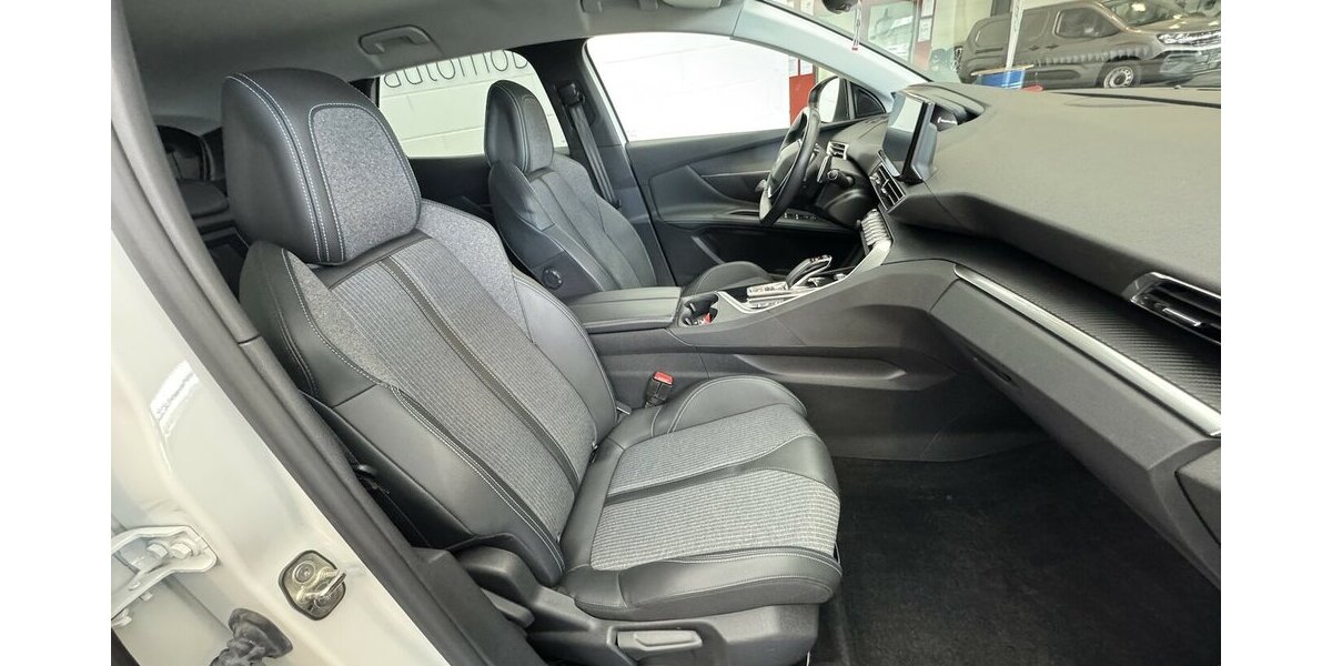Peugeot 3008 1.6 225 Allure 1.Hand Plug-In Hybrid AHK 92.600 km 19.430 &euro; Lich 35423