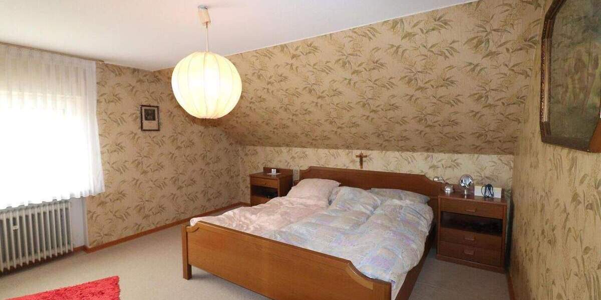 Einfamilienhaus Wölfersheim - 8 Zimmer, 160 m&sup2;, 470.000&euro; | Angebot:25682682