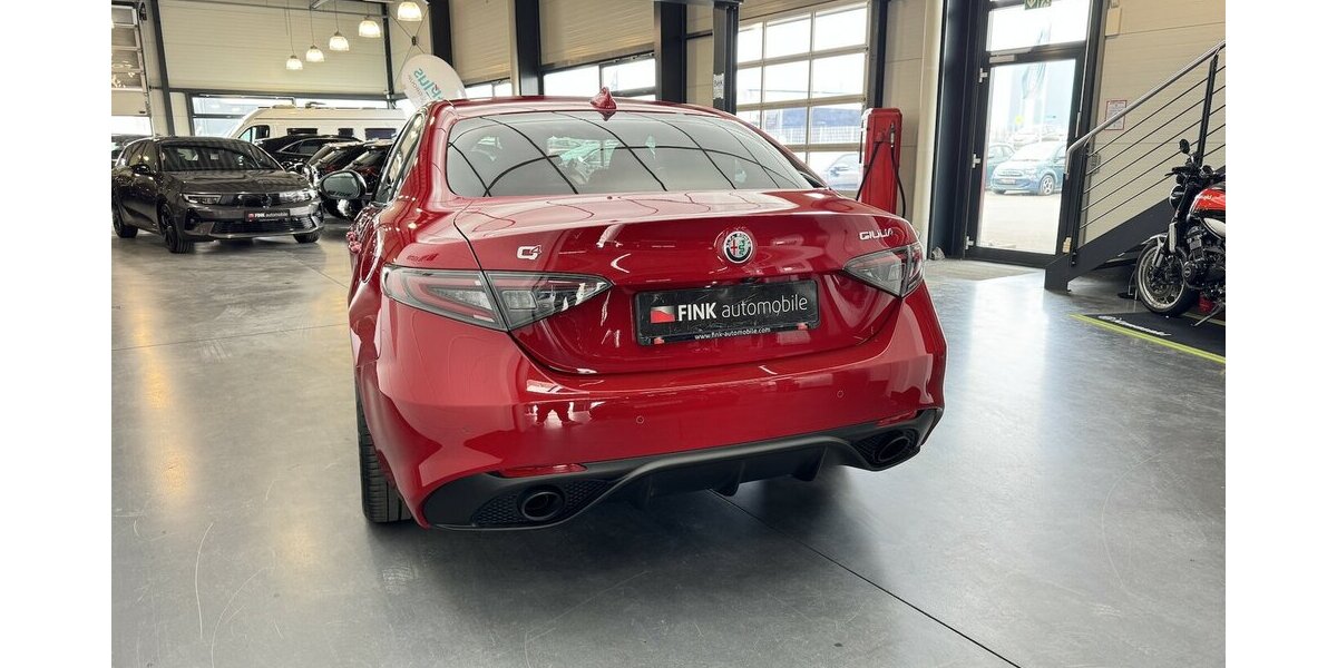 Alfa Romeo Giulia Competizione Q4 Turbo CarPlay Kamera 8.960 km 36.220 &euro; Lich 35423