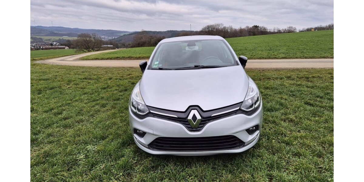 Renault Clio 72.496 km 9.999 &euro; Waldsolms 35647