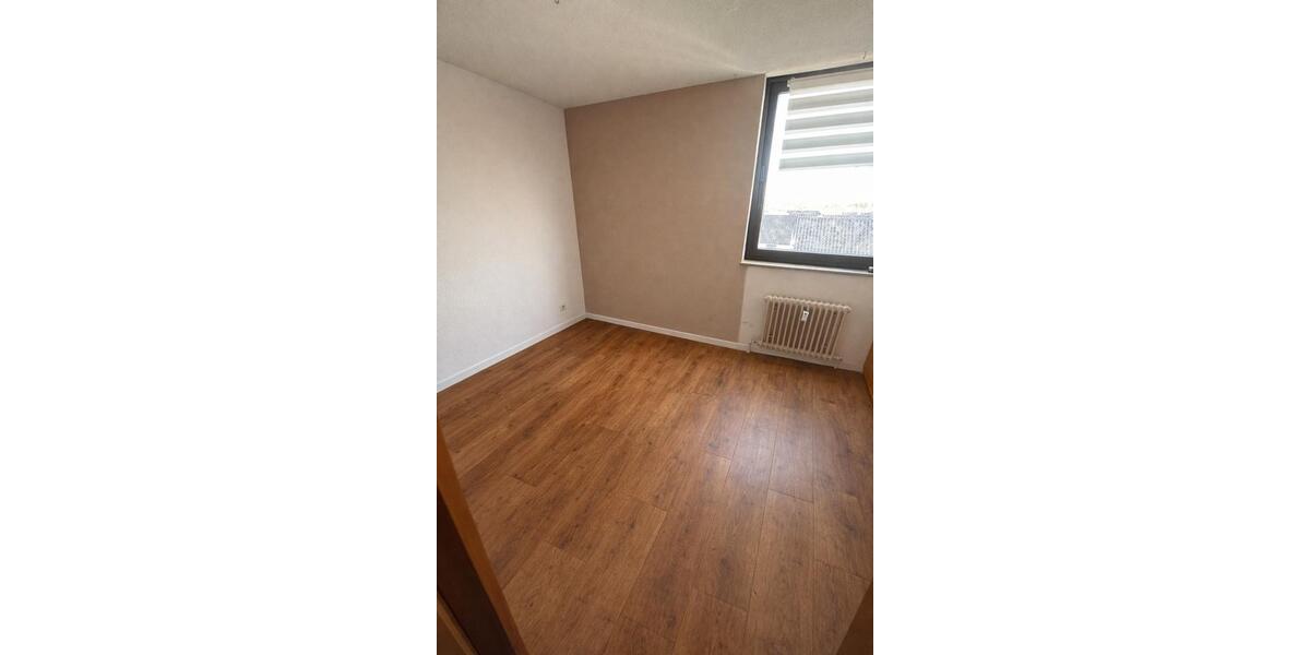 Etagenwohnung Gießen Anneröder Siedlung - 4 Zimmer, 83 m&sup2;, 1.100&euro; | Angebot:25655267