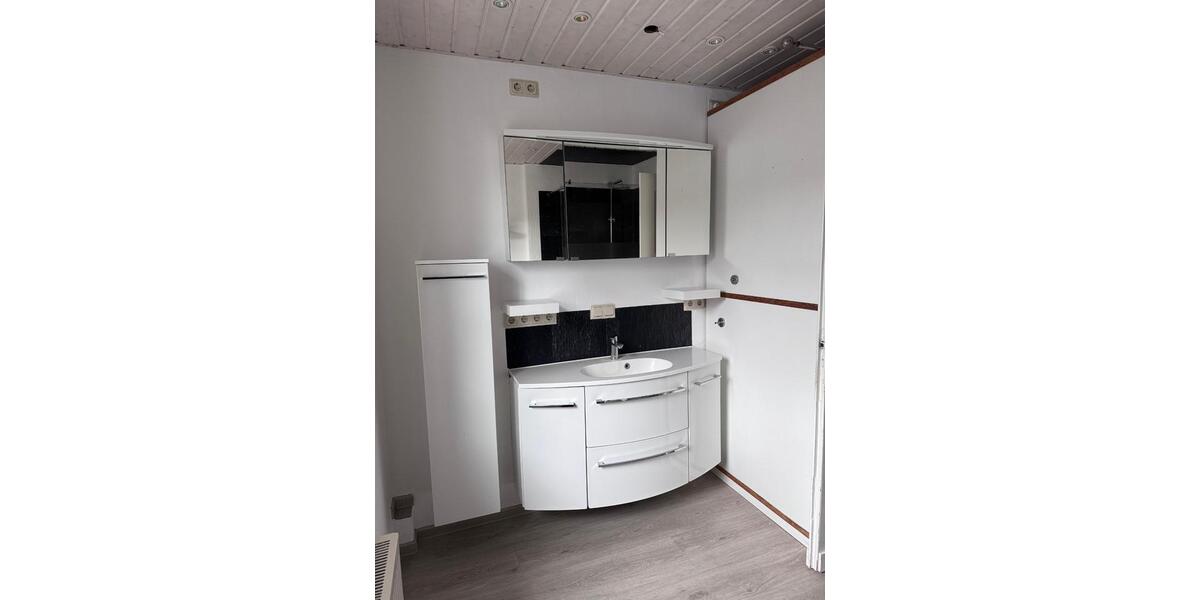 Etagenwohnung Sinn - 3 Zimmer, 96 m&sup2;, 870&euro; | Angebot:25542861