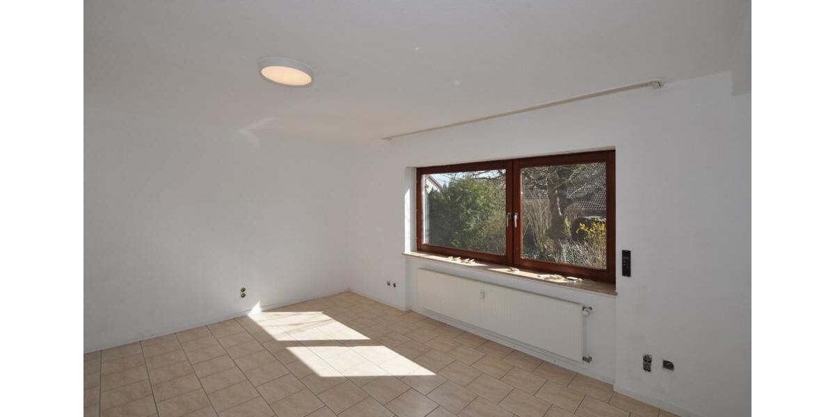 Etagenwohnung Gießen Allendorf - 3 Zimmer, 108 m&sup2;, 990&euro; | Angebot:25807433