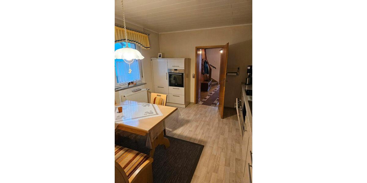 Einfamilienhaus Marburg Cappel - 8 Zimmer, 210 m&sup2;, 340.000&euro; | Angebot:26763170