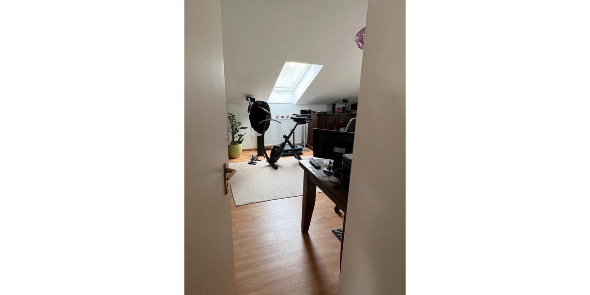 Dachgeschoßwohnung Grünberg - 3 Zimmer, 100 m&sup2;, 850&euro; | Angebot:26029537