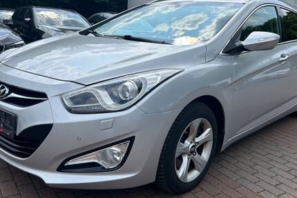 Hyundai i40 211.000 km 5.990 &euro; Biebertal 35444
