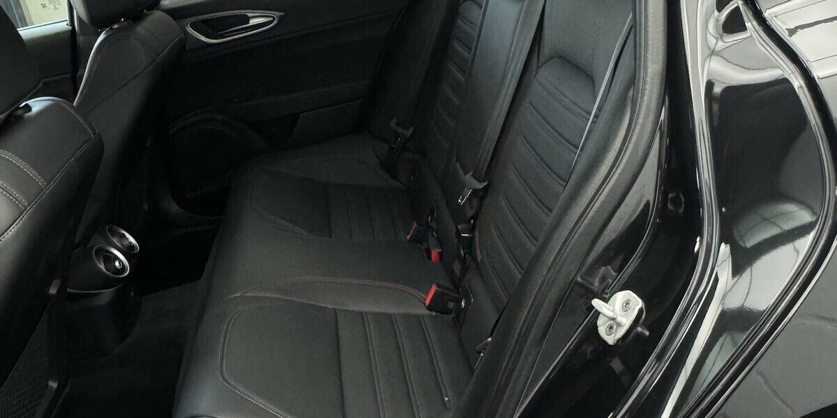 Alfa Romeo Giulia Competizione Q4 Turbo CarPlay Kamera 9.970 km 41.220 &euro; Lich 35423