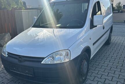 Opel Combo 50.342 km 5.850 &euro; Butzbach 35510