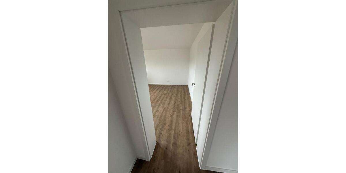 Etagenwohnung Ehringshausen - 3 Zimmer, 85 m&sup2;, 1.000&euro; | Angebot:25501536