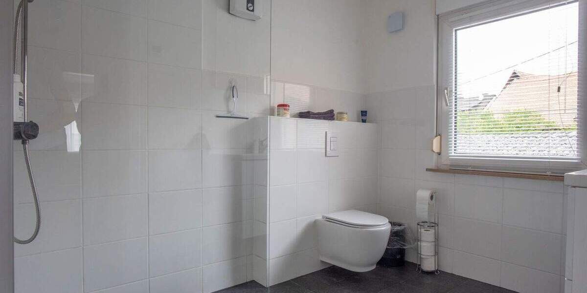 Einfamilienhaus Waldsolms Brandoberndorf - 7 Zimmer, 185 m&sup2;, 325.000&euro; | Angebot:25695745