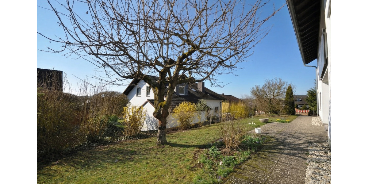 Etagenwohnung Gießen Allendorf - 3 Zimmer, 108 m&sup2;, 990&euro; | Angebot:25807433