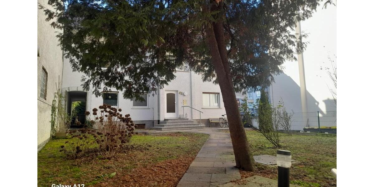 Etagenwohnung Friedberg (Hessen) - 4 Zimmer, 90 m&sup2;, 990&euro; | Angebot:25268387