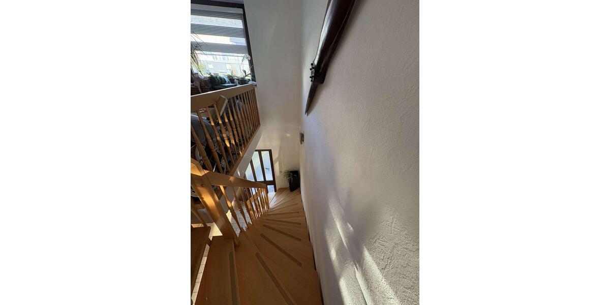 Einfamilienhaus Butzbach - 5 Zimmer, 141 m&sup2;, 1.790&euro; | Angebot:25099077