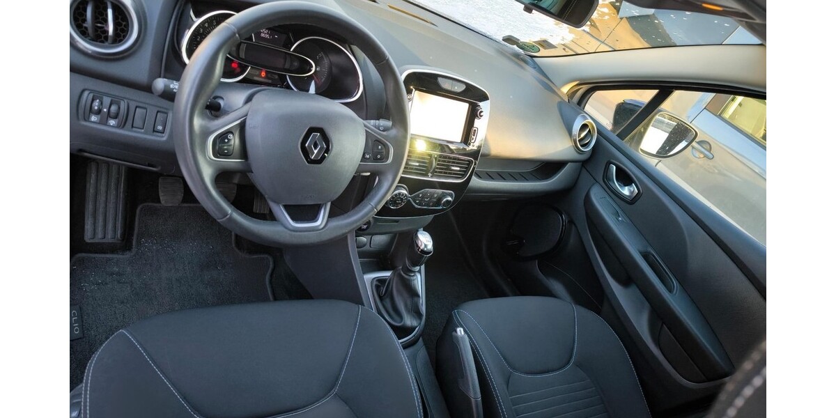 Renault Clio 72.496 km 9.999 &euro; Waldsolms 35647