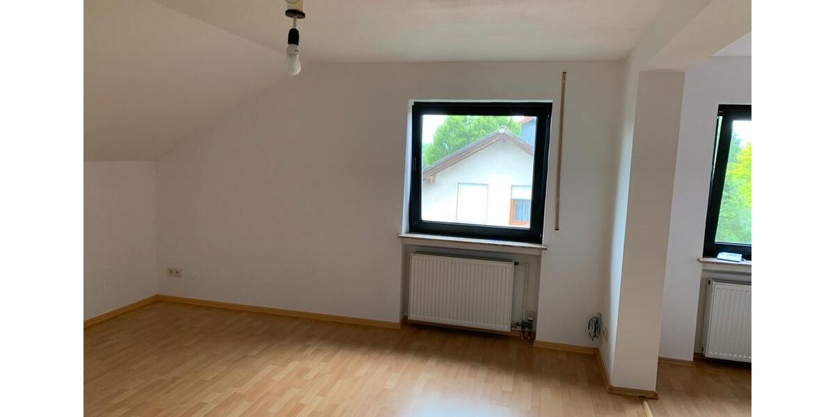 Dachgeschoßwohnung Reiskirchen - 3 Zimmer, 82 m&sup2;, 560&euro; | Angebot:25804446