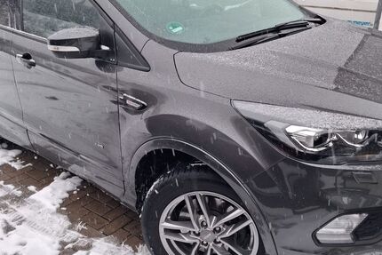Ford Kuga 152.500 km 13.400 &euro; Laubuseschbach 35789