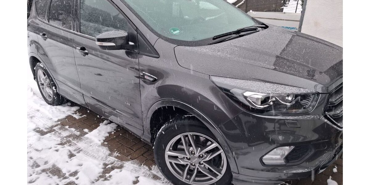 Ford Kuga 152.500 km 13.400 &euro; Laubuseschbach 35789