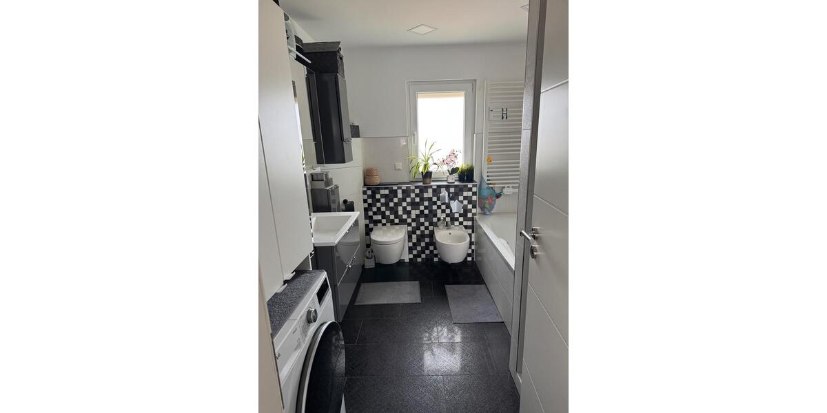 Dachgeschoßwohnung Solms - 3 Zimmer, 79 m&sup2;, 200.000&euro; | Angebot:27204271