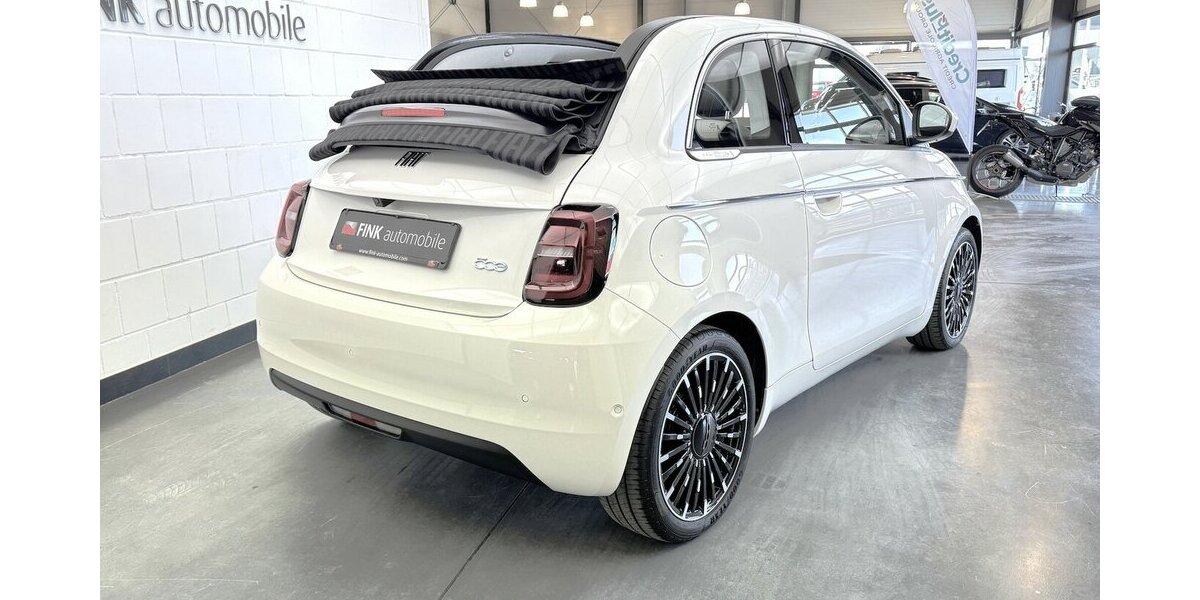Fiat 500e La Prima by Bocelli 1.Hand Cabrio 42 kWh 12.200 km 22.622 &euro; Lich 35423