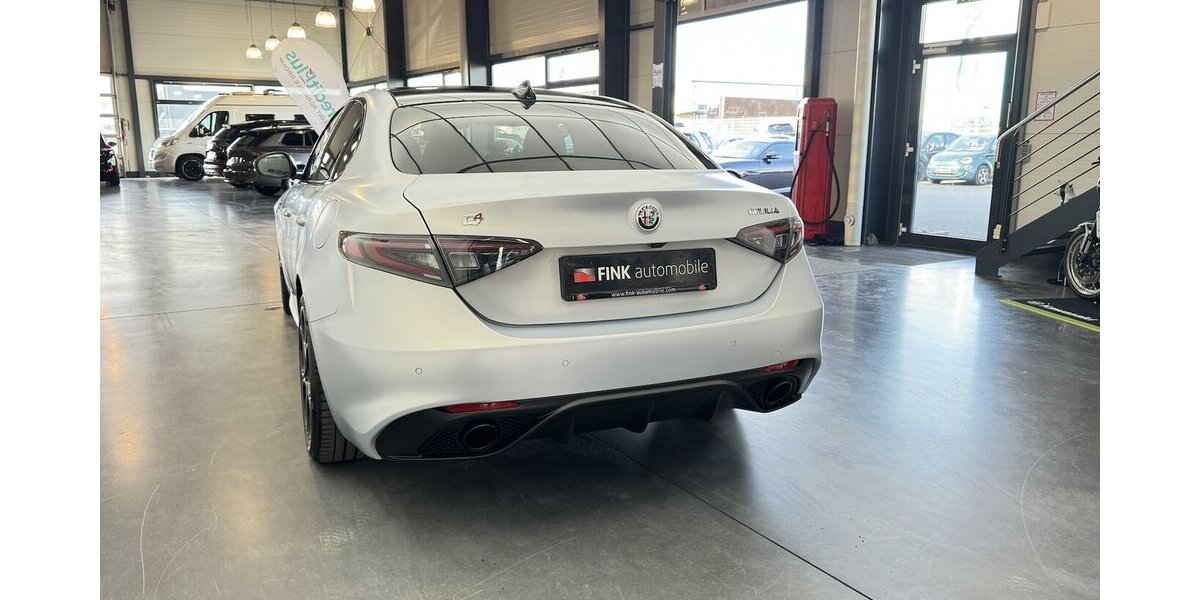 Alfa Romeo Giulia 2.0 Competizione Q4 Turbo Panoramadach 17.100 km 38.460 &euro; Lich 35423
