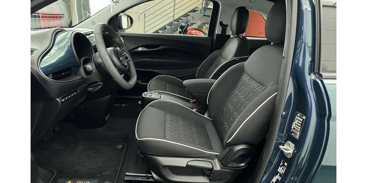 Fiat 500e Cabrio 1.Hand 42kWh Sitzheizung Kamera 15.200 km 21.320 &euro; Lich 35423