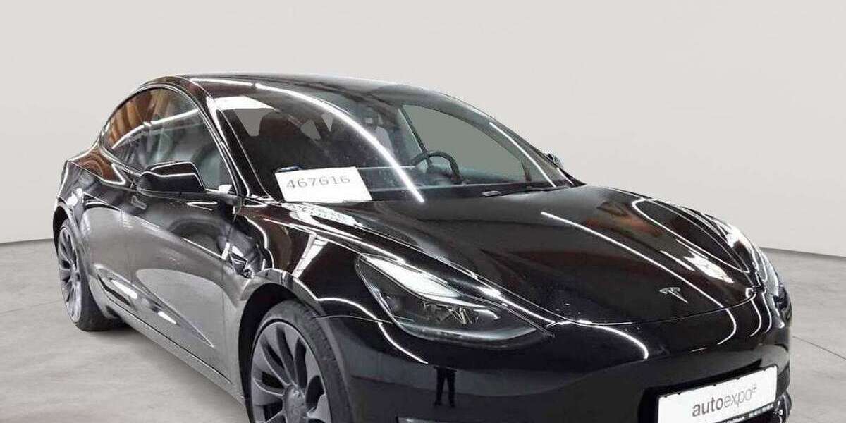 Tesla Model 3 80.618 km 26.490 &euro; Fernwald-Steinbach 35463