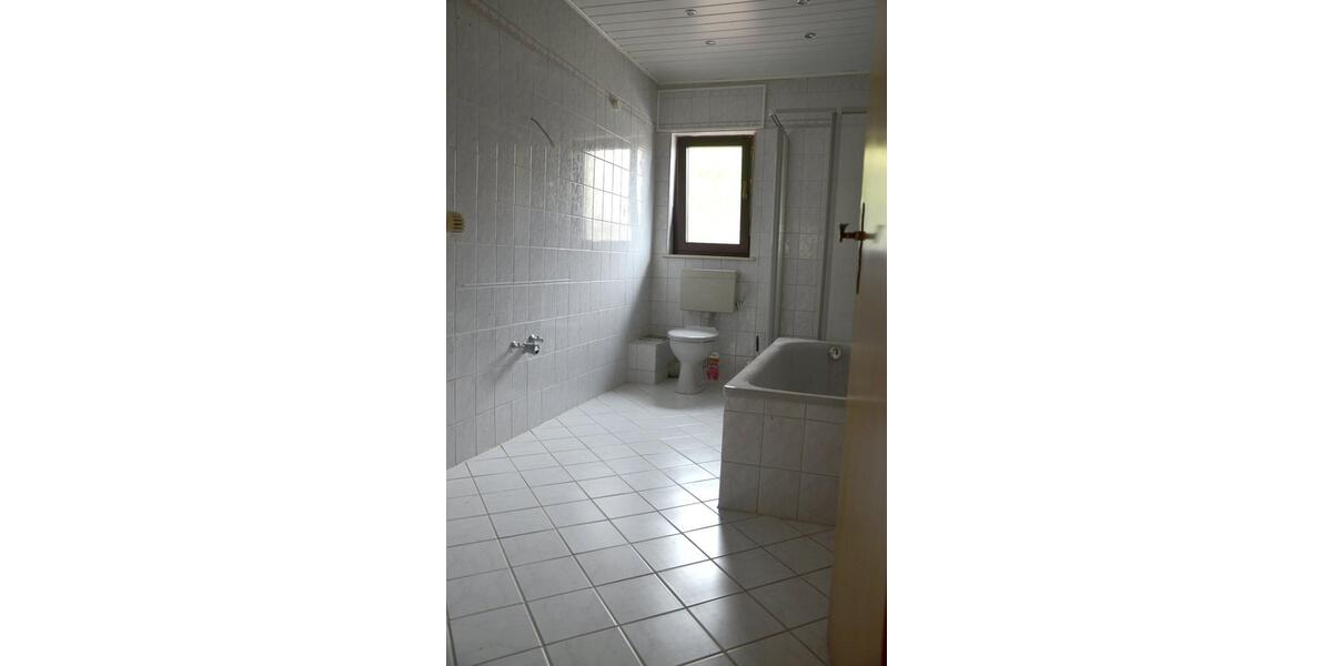 Einfamilienhaus Lahnau - 9 Zimmer, 229 m&sup2;, 490.000&euro; | Angebot:27085936