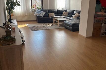 Wohnung Butzbach - 4 Zimmer, 130 m&sup2;, 1.250&euro; | Angebot:25883069