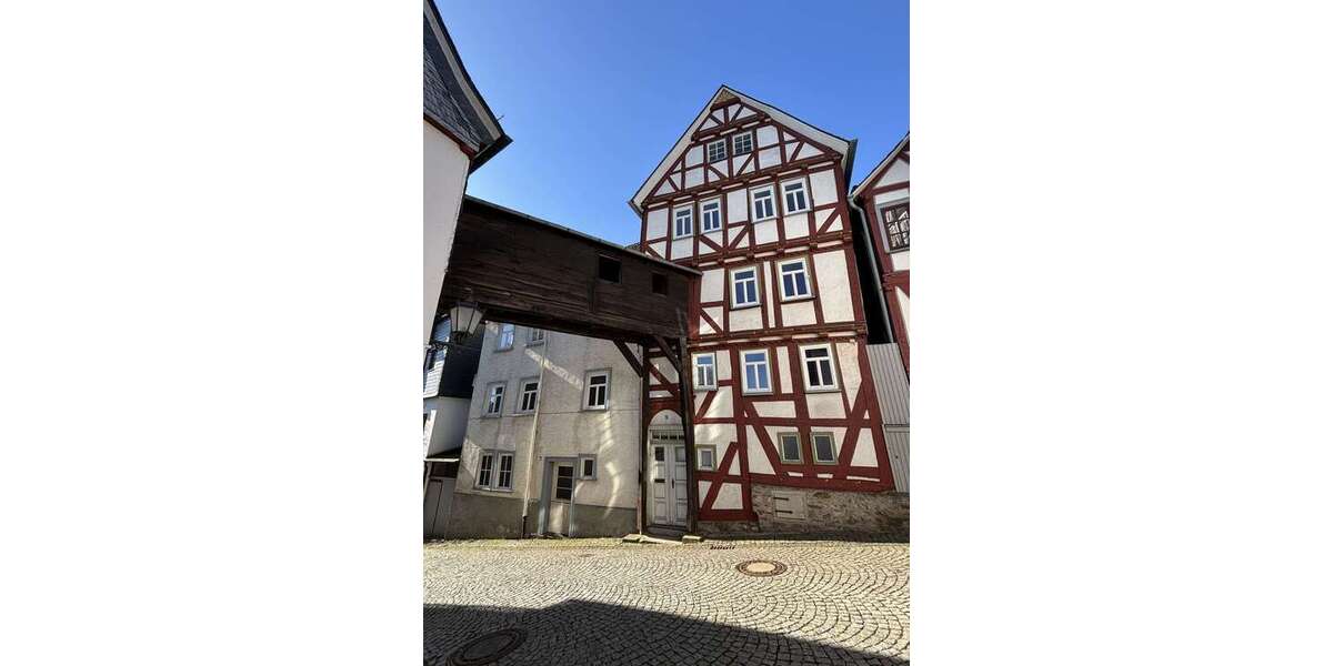 Einfamilienhaus Herborn - 6 Zimmer, 146 m&sup2;, 120.000&euro; | Angebot:24741934