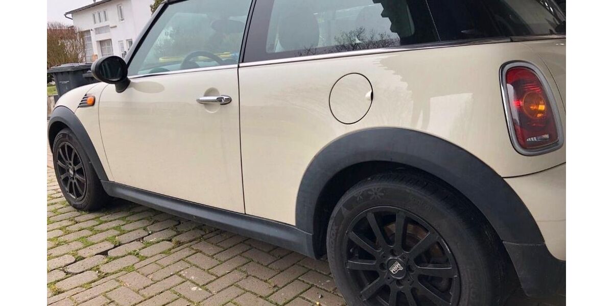 Mini ONE 210.000 km 2.990 &euro; Ehringshausen 35630