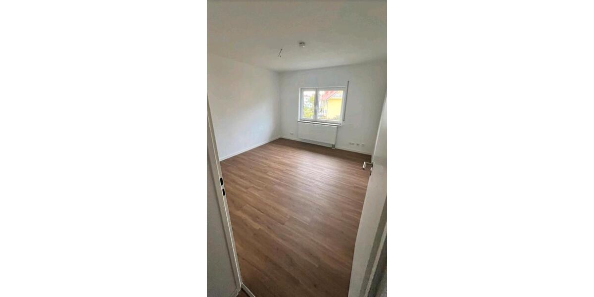 Dachgeschoßwohnung Wetzlar Dutenhofen - 4 Zimmer, 90 m&sup2;, 1.100&euro; | Angebot:25918779