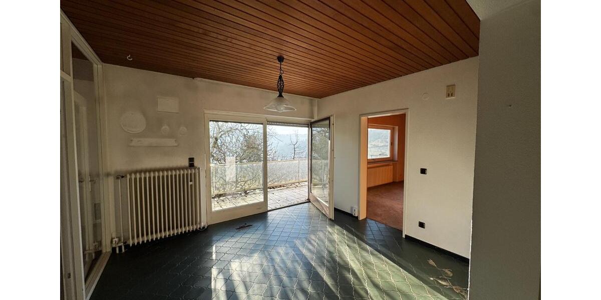 Einfamilienhaus Herborn - 7 Zimmer, 215 m&sup2;, 365.000&euro; | Angebot:25064000