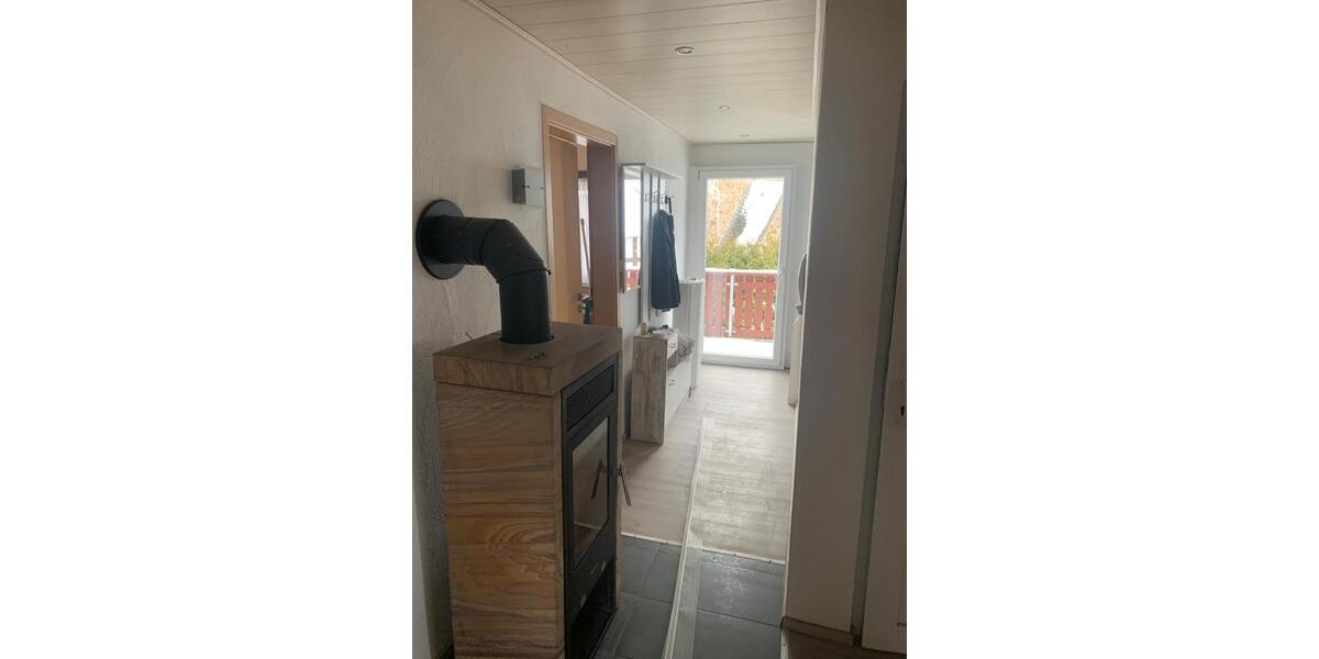 Einfamilienhaus Marburg - 9 Zimmer, 135 m&sup2;, 1.250&euro; | Angebot:24840440