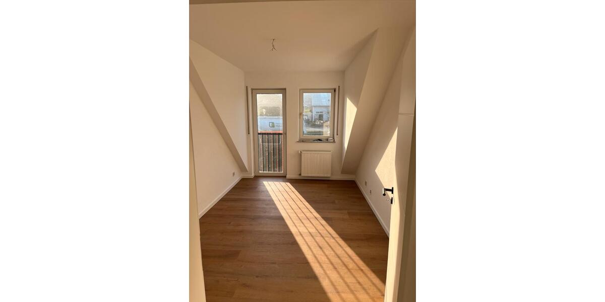 Dachgeschoßwohnung Butzbach - 4 Zimmer, 76 m&sup2;, 1.220&euro; | Angebot:25639563