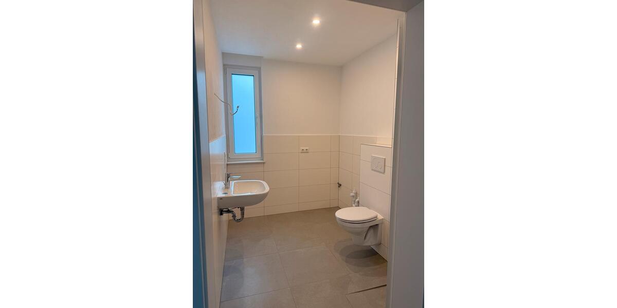 Etagenwohnung Fronhausen - 3 Zimmer, 65 m&sup2;, 1.100&euro; | Angebot:24454692