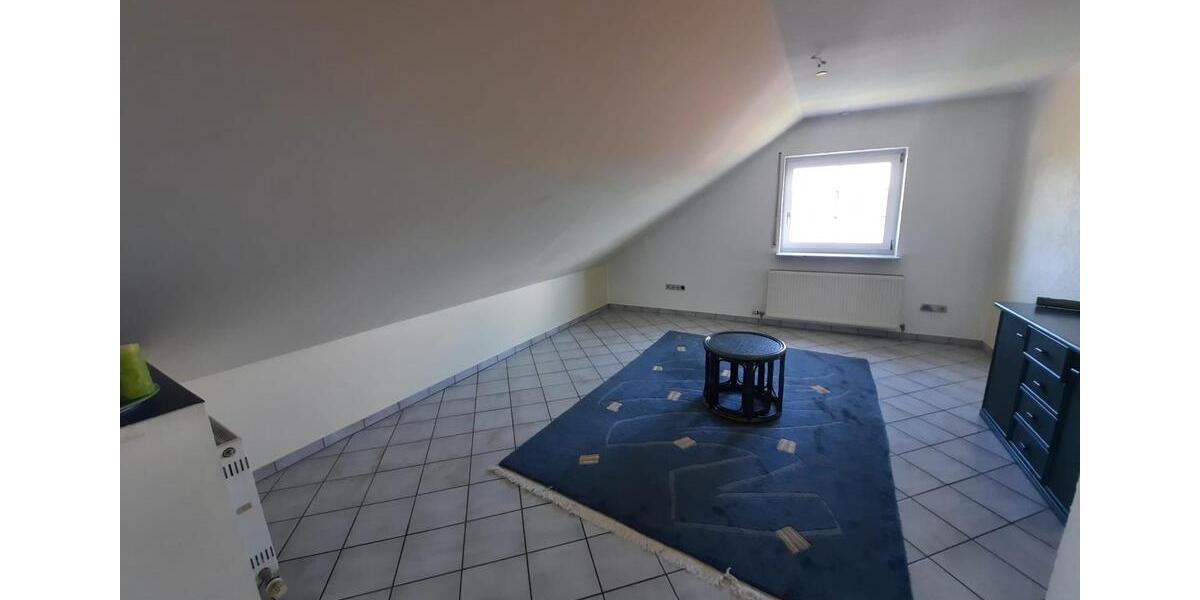 Dachgeschoßwohnung Friedberg (Hessen) - 2 Zimmer, 11 m&sup2;, 700&euro; | Angebot:26664724