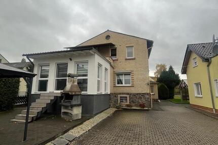 Haus Hungen - 12 Zimmer, 320 m&sup2;, 599.000&euro; | Angebot:24846113