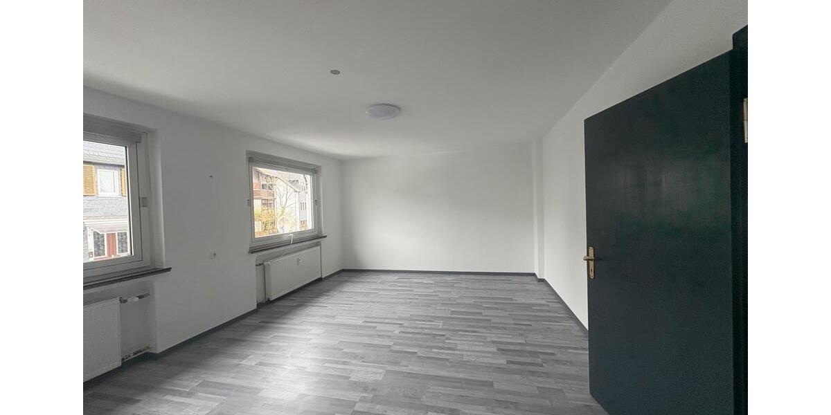 Etagenwohnung Ehringshausen - 2 Zimmer, 70 m&sup2;, 860&euro; | Angebot:25934571