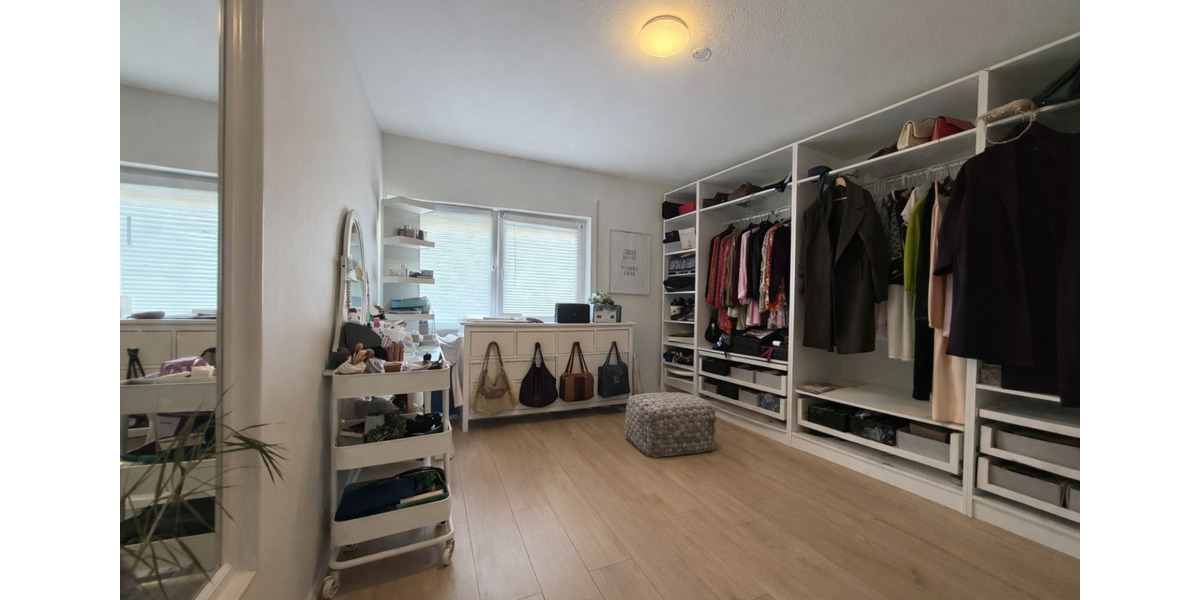 Reihenhaus Grävenwiesbach - 6 Zimmer, 199 m&sup2;, 1.650&euro; | Angebot:25947839