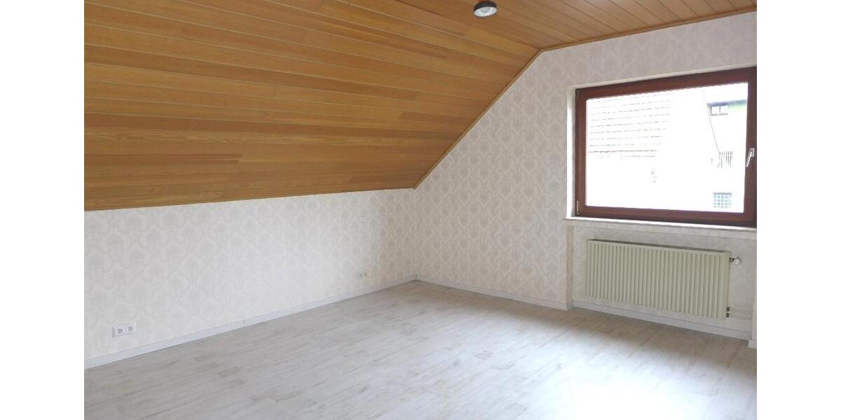 Dachgeschoßwohnung Wetzlar Naunheim - 3 Zimmer, 91 m&sup2;, 650&euro; | Angebot:25096645