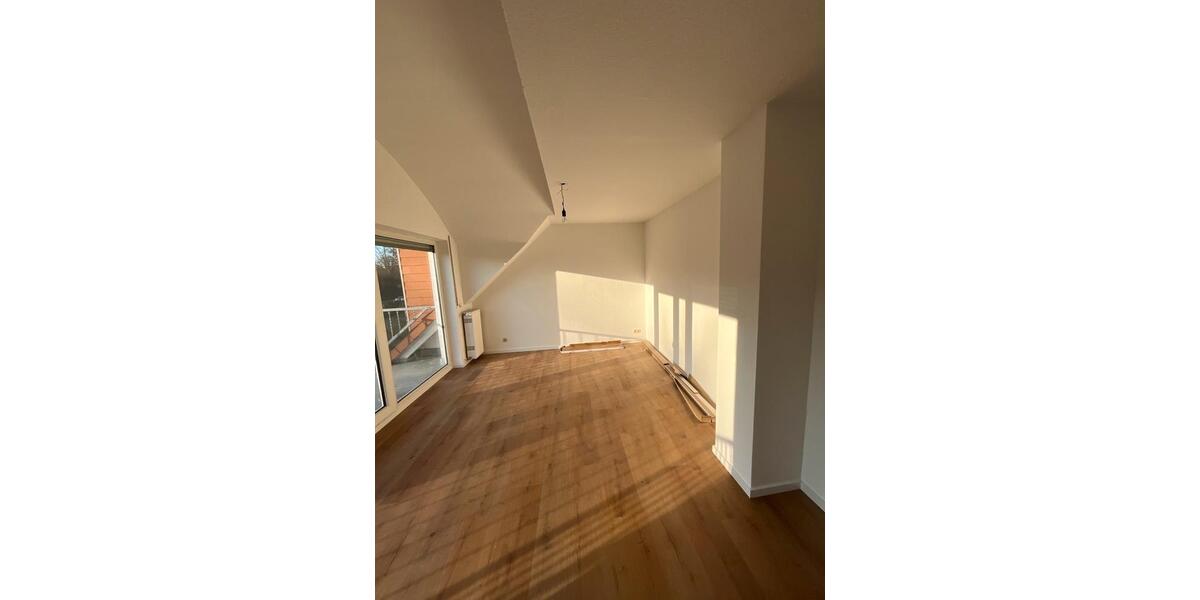 Dachgeschoßwohnung Butzbach - 4 Zimmer, 76 m&sup2;, 1.220&euro; | Angebot:25639563