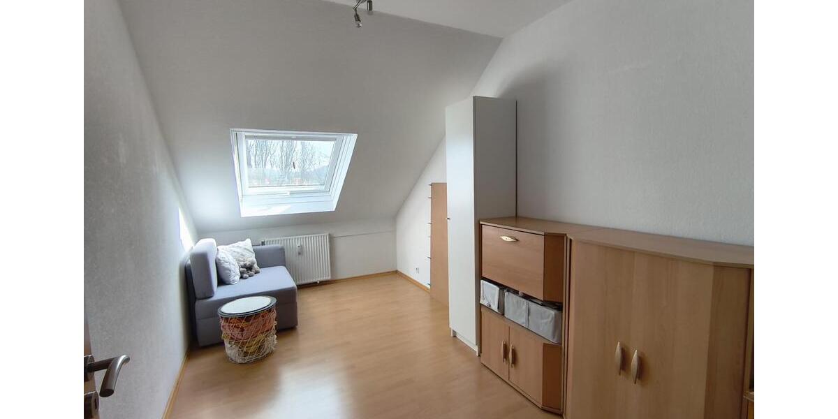 Dachgeschoßwohnung Weimar (Lahn) - 4 Zimmer, 84 m&sup2;, 850&euro; | Angebot:25924918