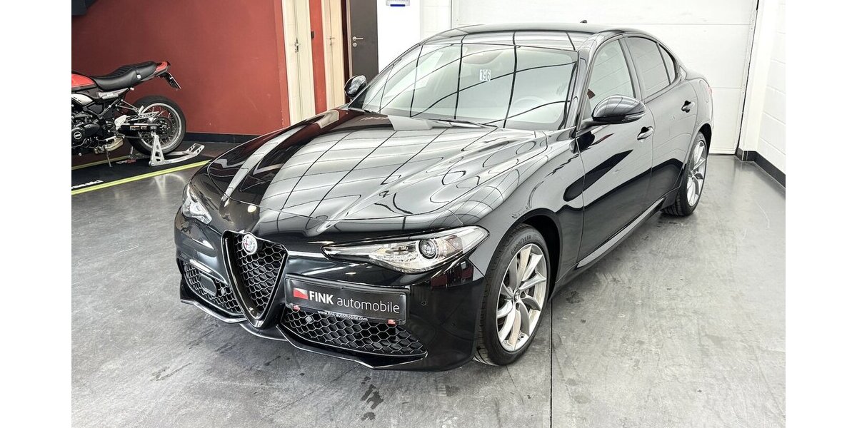 Alfa Romeo Giulia 2.0 Sprint Turbo 16V Xenon Leder Carplay 23.400 km 27.940 &euro; Lich 35423