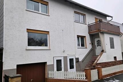 Haus Marburg Cappel - 8 Zimmer, 210 m&sup2;, 340.000&euro; | Angebot:24703674