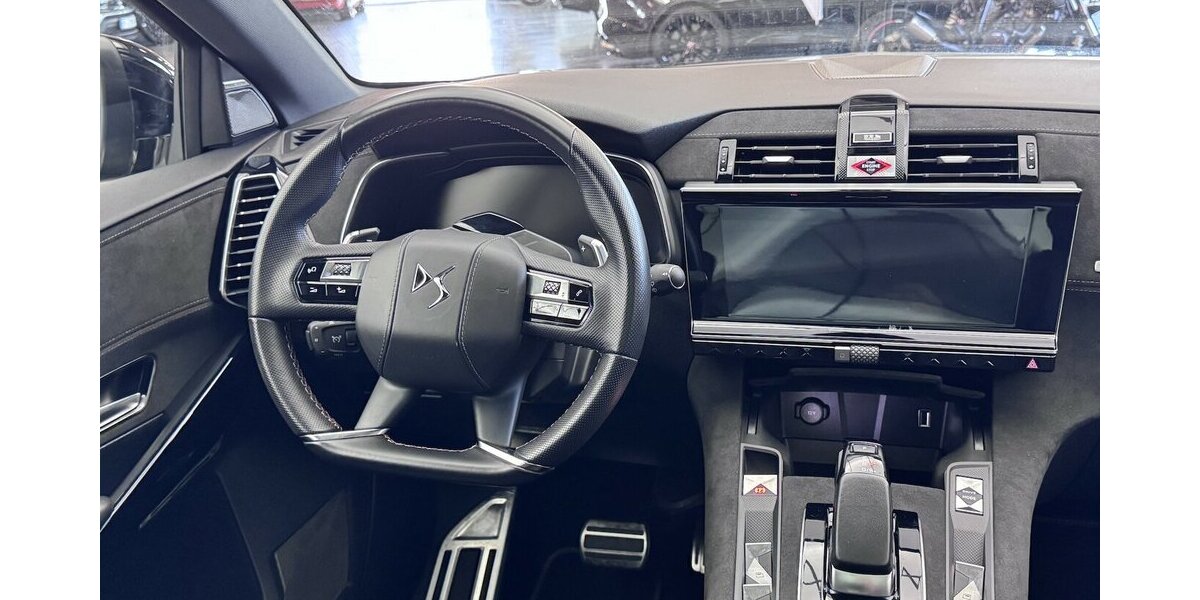DS Automobiles DS7 Crossback 300 4x4 Performance Line+ Panodach 35.300 km 26.320 &euro; Lich 35423