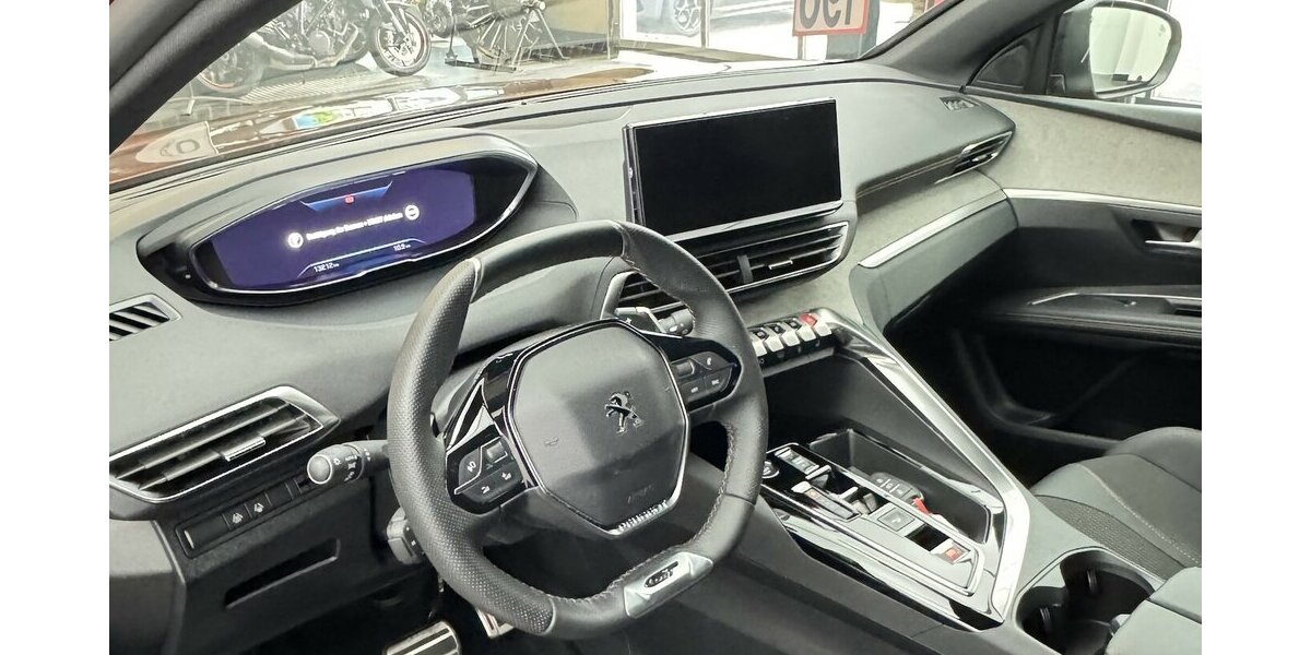Peugeot 5008 GT 130 PT EAT 8 AHK 1.Hand 7 Sitze 13.300 km 26.620 &euro; Lich 35423