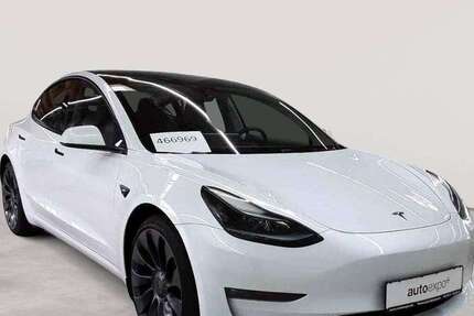 Tesla Model 3 48.611 km 29.990 &euro; Fernwald-Steinbach 35463