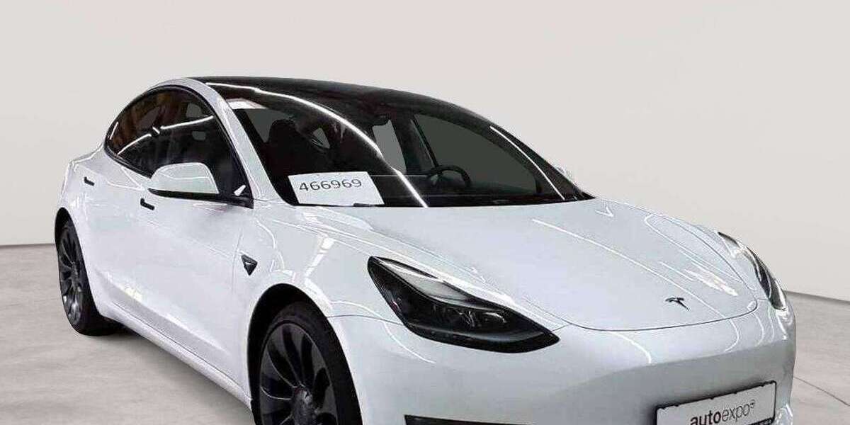 Tesla Model 3 48.611 km 29.990 &euro; Fernwald-Steinbach 35463