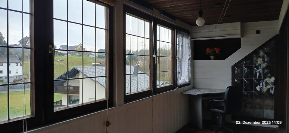 Dachgeschoßwohnung Aßlar - 5 Zimmer, 120 m&sup2;, 1.100&euro; | Angebot:23795100